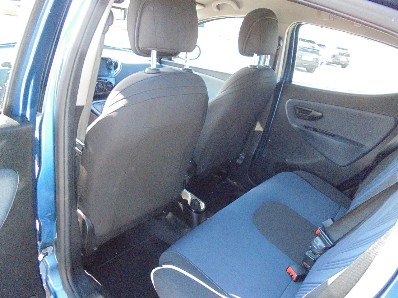 Lancia Ypsilon 1.0 FireFly 5 porte S&S Hybrid Gold