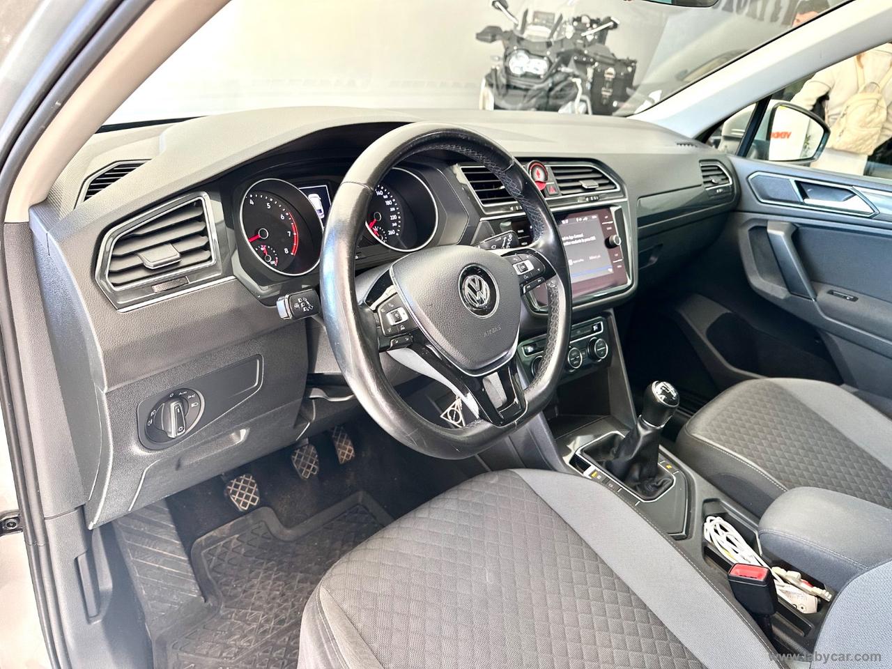 VOLKSWAGEN Tiguan 1.4 TSI Sport R-LINE BMT