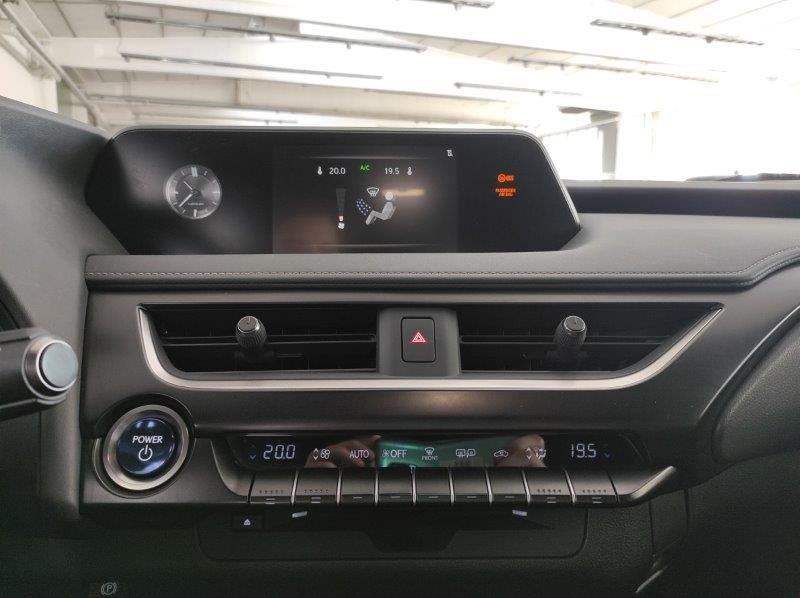 LEXUS UX - UX Hybrid 4WD Executive