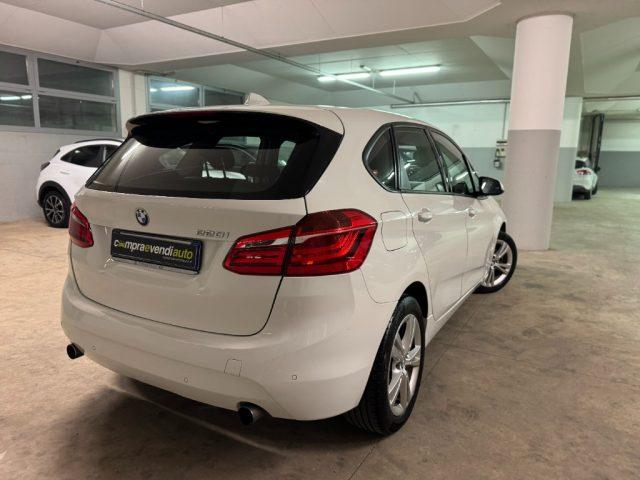 BMW 220 i Active Tourer Advantage automatica