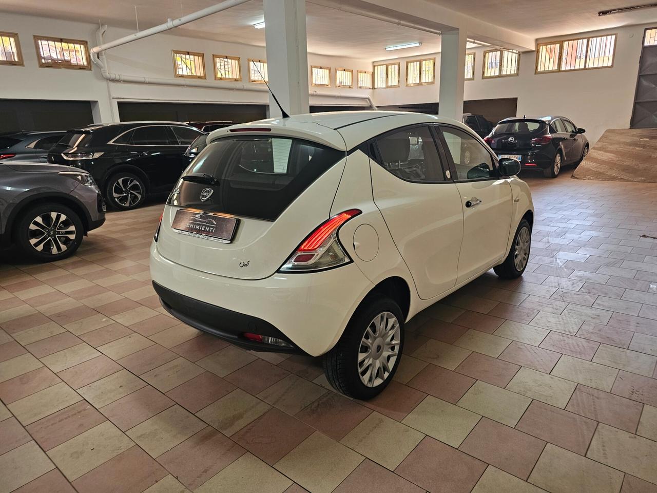 Lancia Ypsilon 0.9 TwinAir 85 CV 5 porte Metano Ecochic Gold