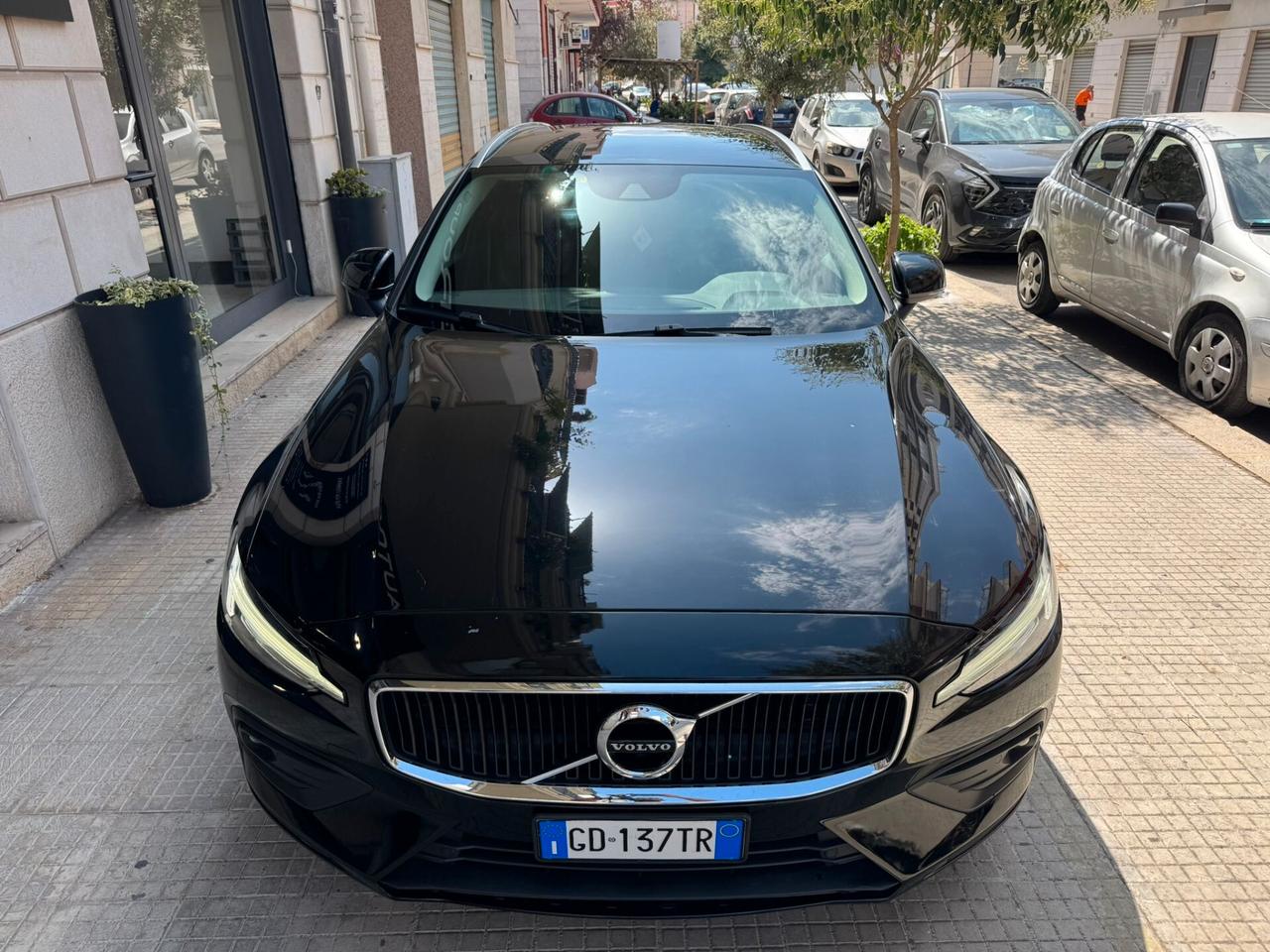 Volvo V60 B4 (d) Geartronic R-Design