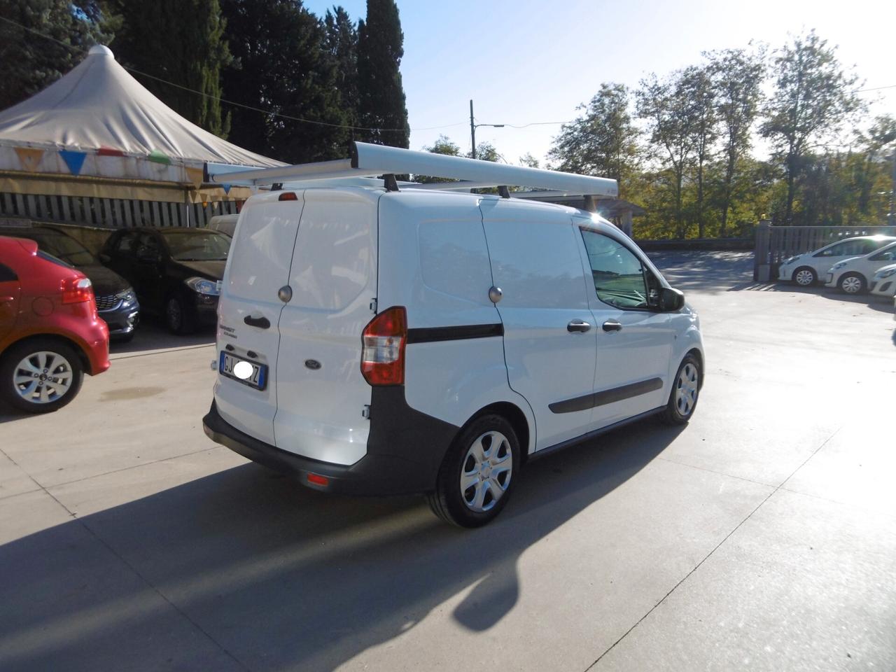 Ford TRANSIT COURIER 1.5 Tdci > 25000 Km