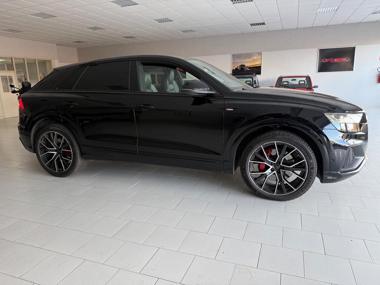 Audi Q8 50 TDI 286 CV quattro Sport