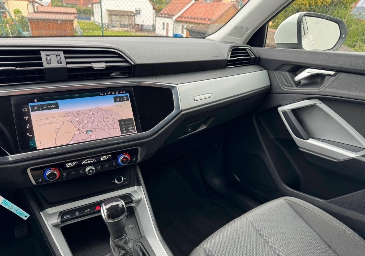 Audi Q3 SPB 45 TFSI e S tronic Business Plus