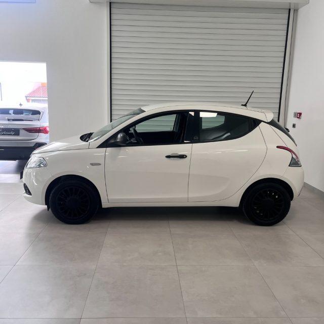 LANCIA Ypsilon 1.0 FireFly 5 porte S&S Hybrid Ecochic Silver