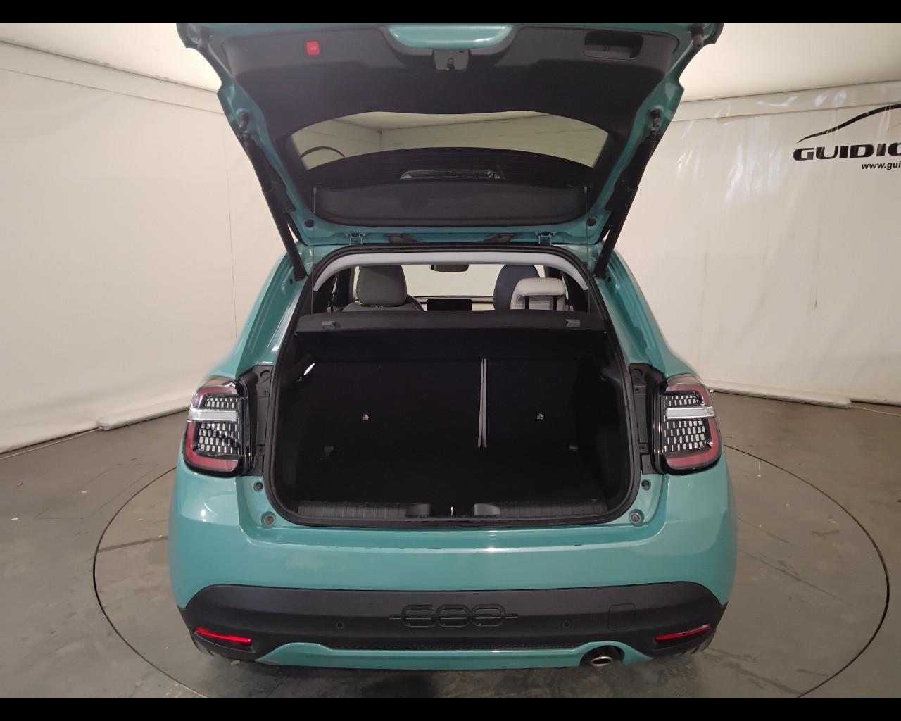 FIAT 600 IV 2023 - 600 1.2 hybrid La Prima II 110cv auto