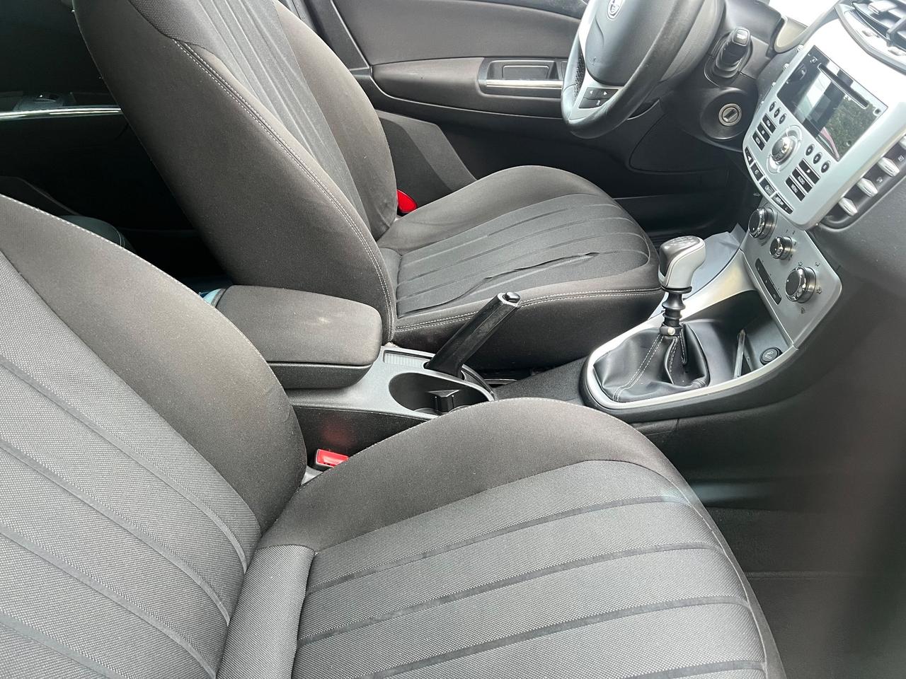 Lancia Delta 1.4 T-Jet 120 CV Silver Ecochic GPL