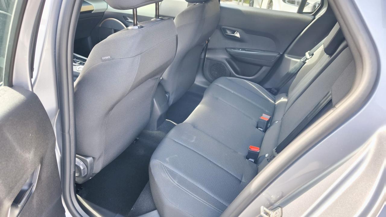 Lancia Ypsilon Hybrid e-DCT