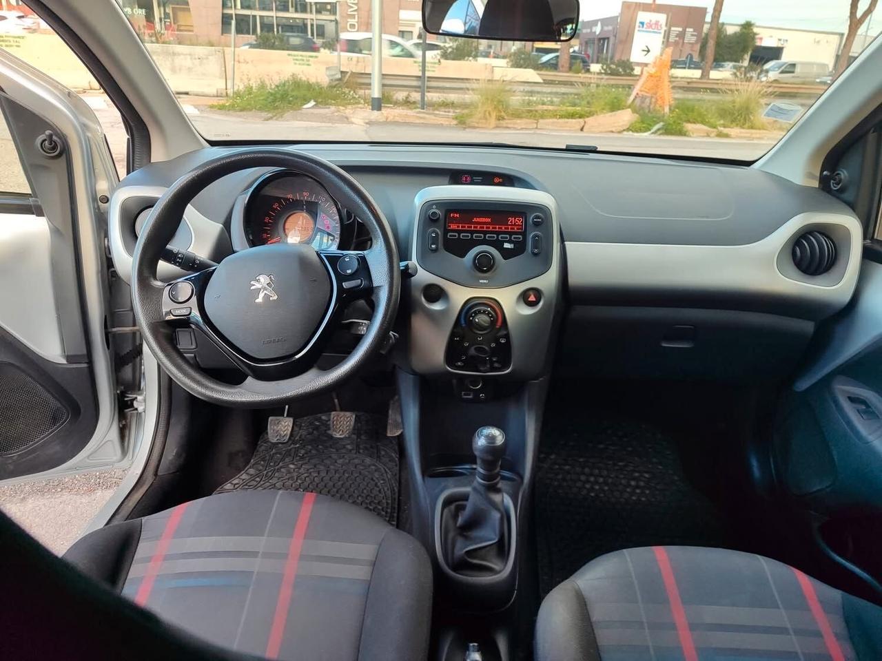 Peugeot 108 PureTech 82 5 porte Allure