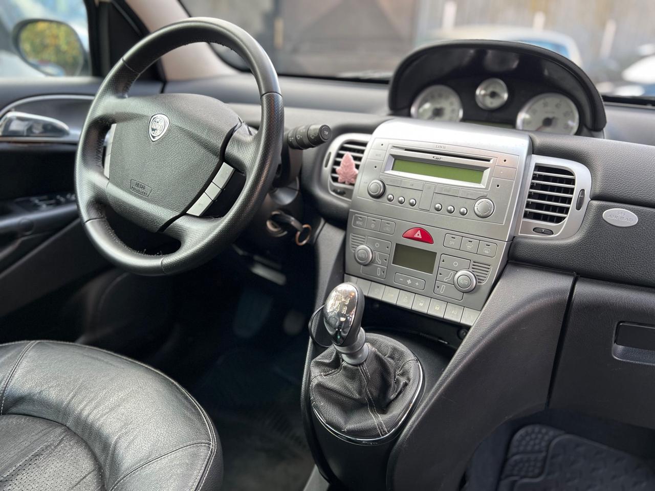 Lancia Ypsilon 1.2 Versus