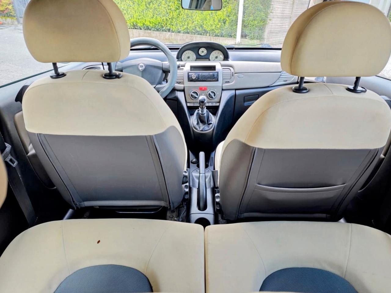 Lancia Ypsilon 1.2 16V Platino
