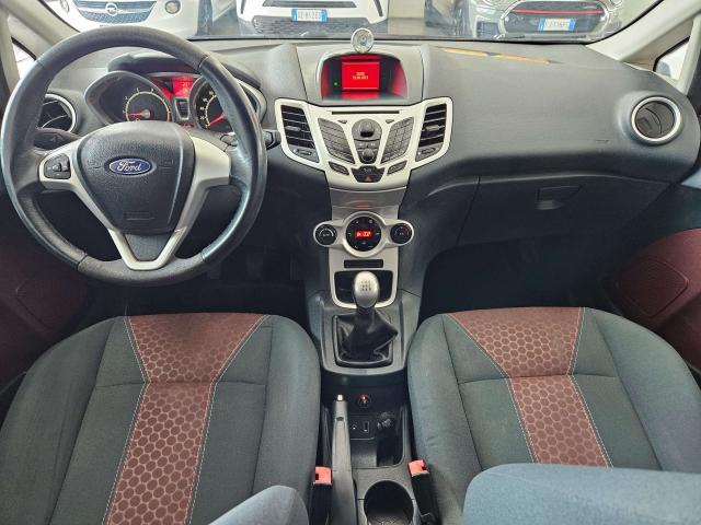 Ford Fiesta 5p 1.4 16v Titanium Gpl NEOPATENTATI