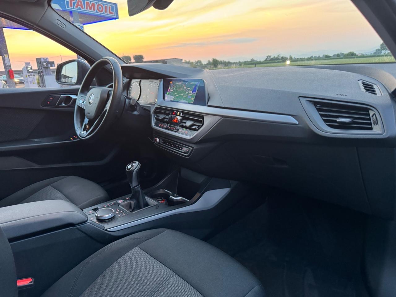 Bmw 118 118d 5p. Advantage