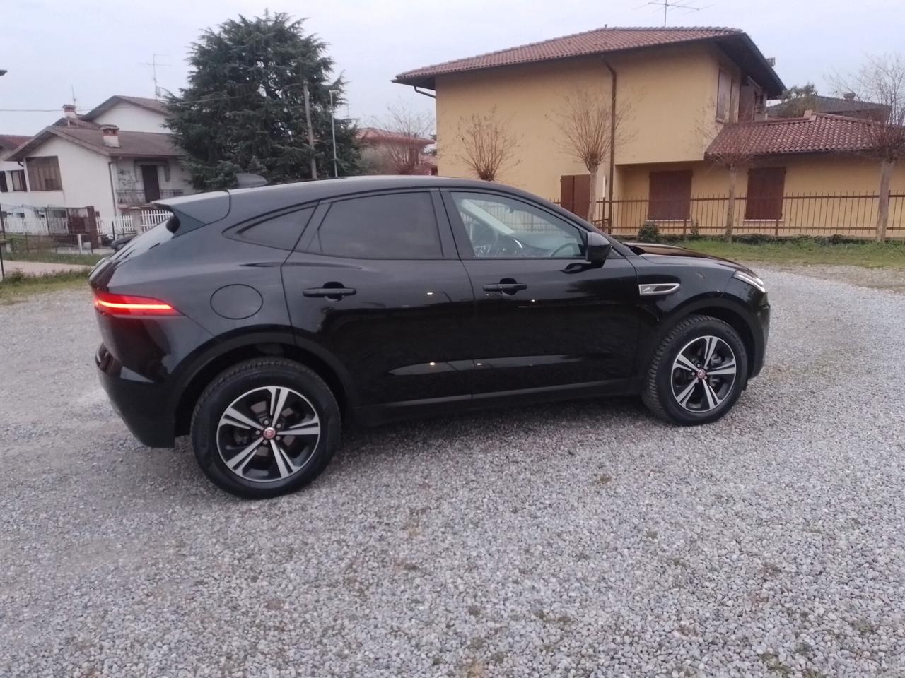 Jaguar E-Pace 2.0D I4 163 CV AWD Auto R-Dynamic Black