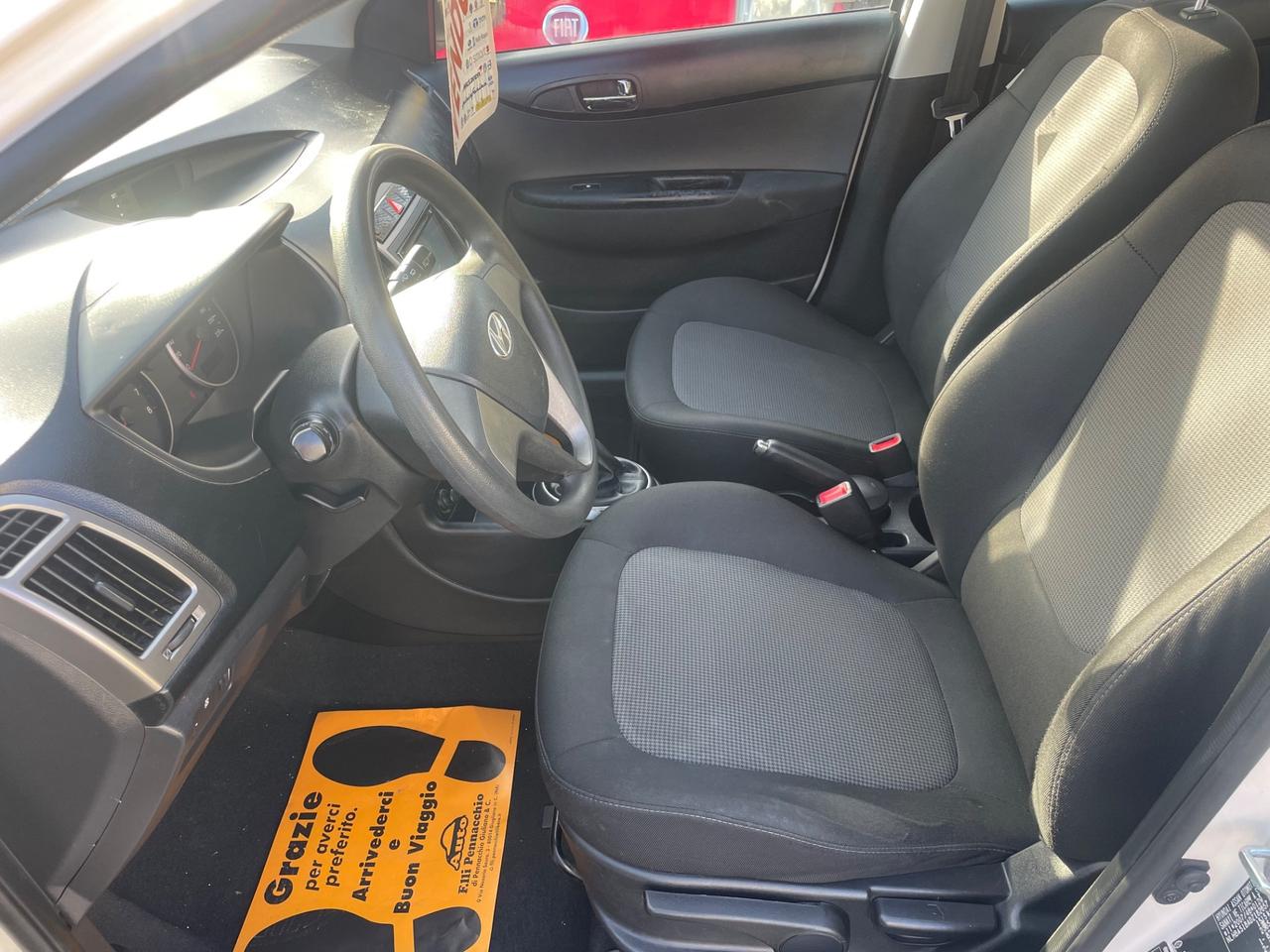 HYUNDAI i20 1.2 BENZINA 85 (CV) 2013