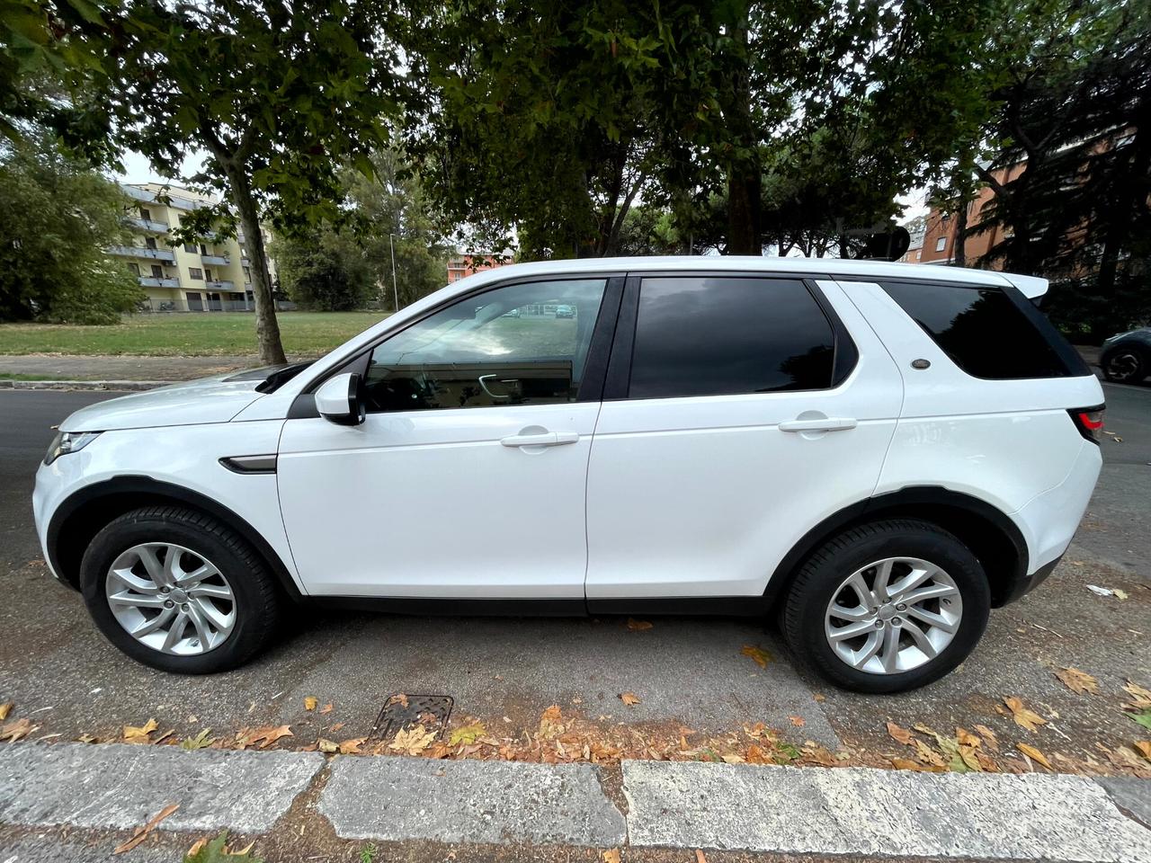 Land Rover Discovery Sport 2.0 td4 GARANZIA 12 MESI HSE awd 150cv AUTOMATICA