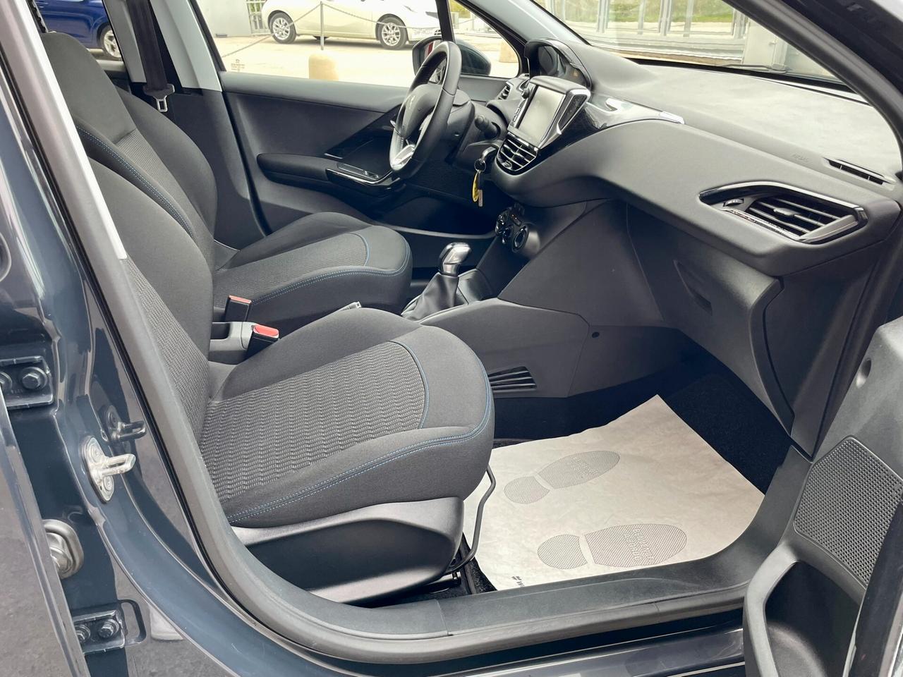 Peugeot 208 1.2 PureTech 82cv Signature