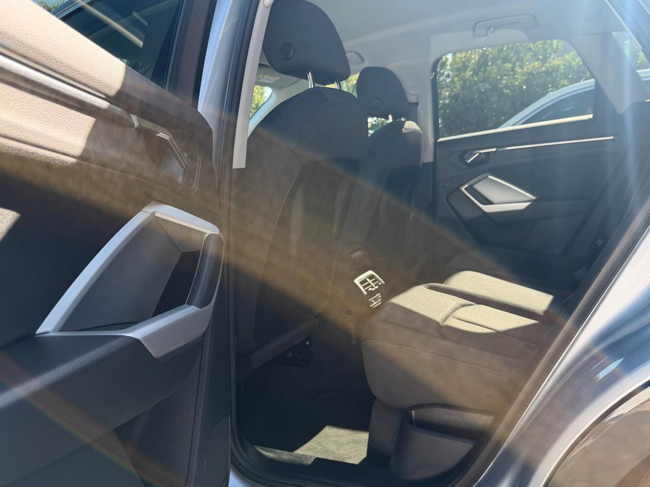 Audi Q3 35 TDI S tronic Identity Black