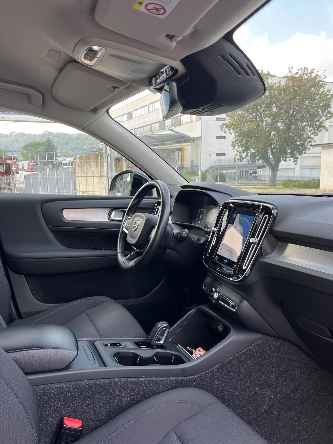 Volvo XC40 T2 Momentum Pro