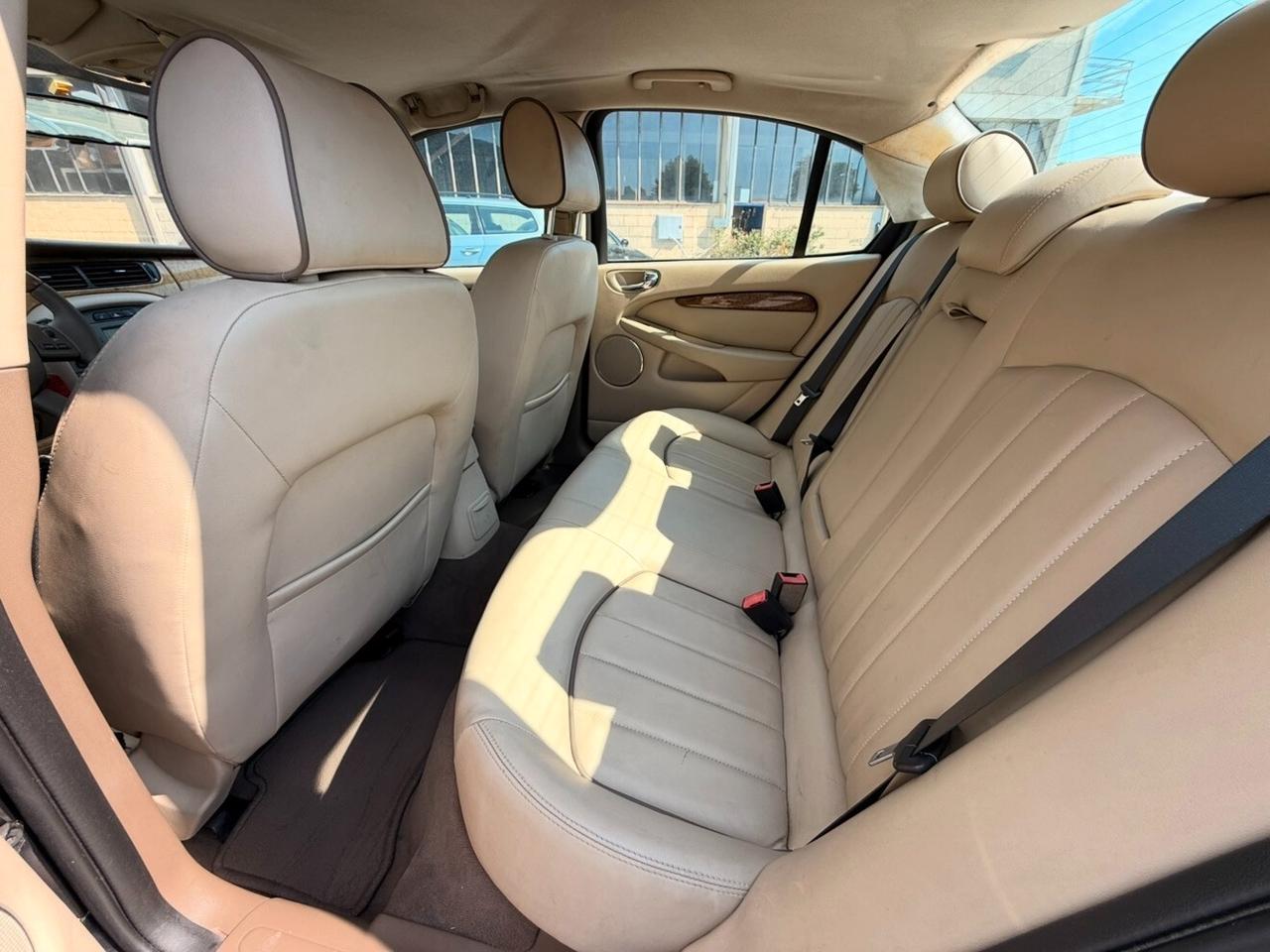 Jaguar X-Type 2.2D cat Executive