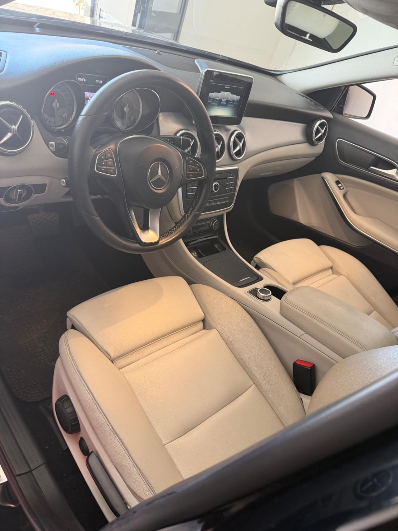 Mercedes-benz GLA 200 d Premium