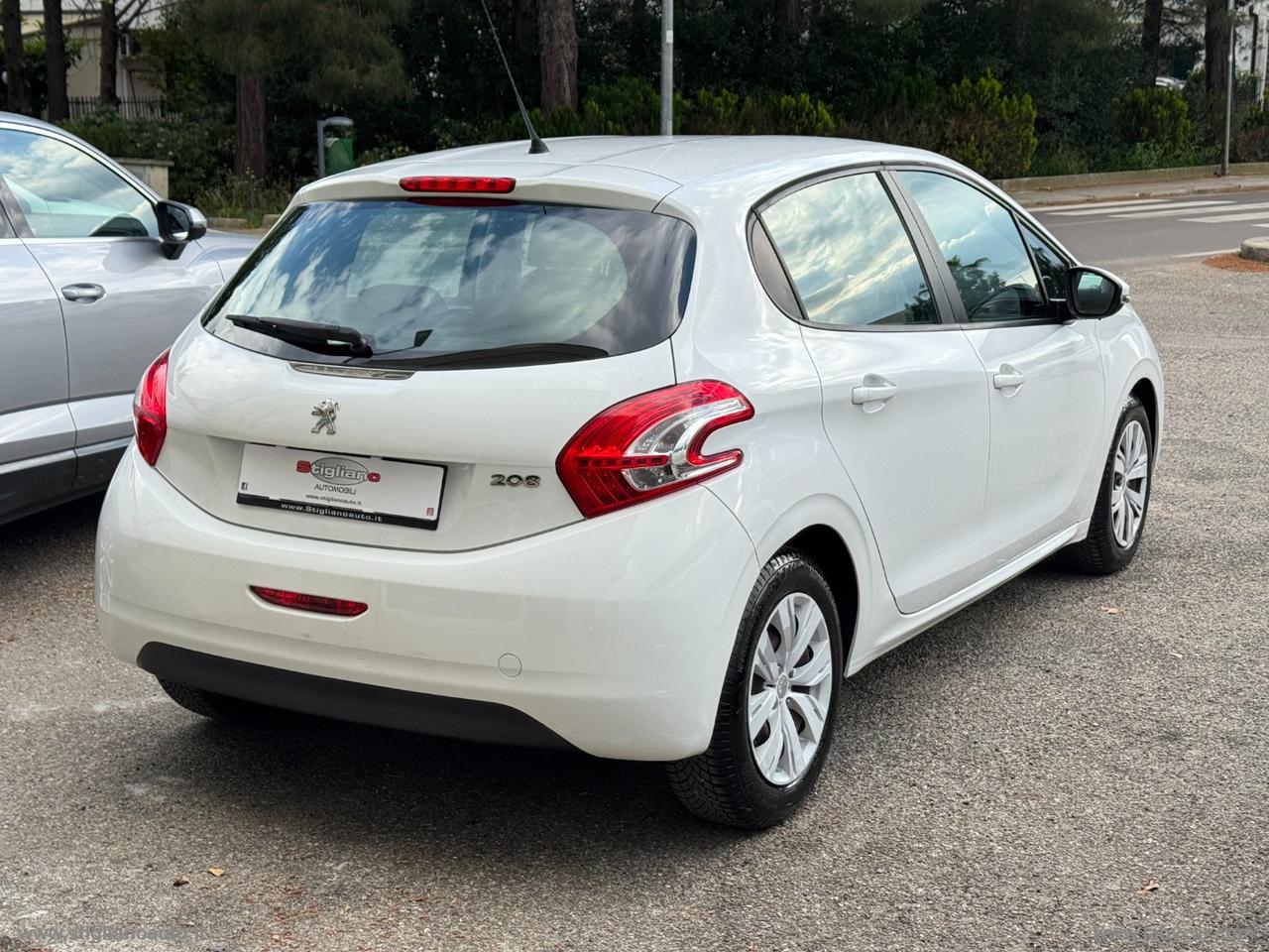 PEUGEOT 208 1.4 HDi 68 CV 5p. Business