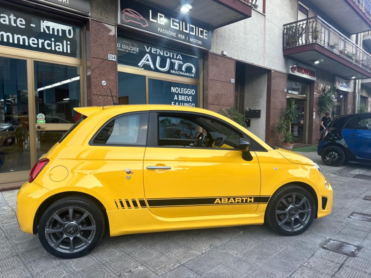 Abarth 595 tua a 239 Euro al mese senza anticipo