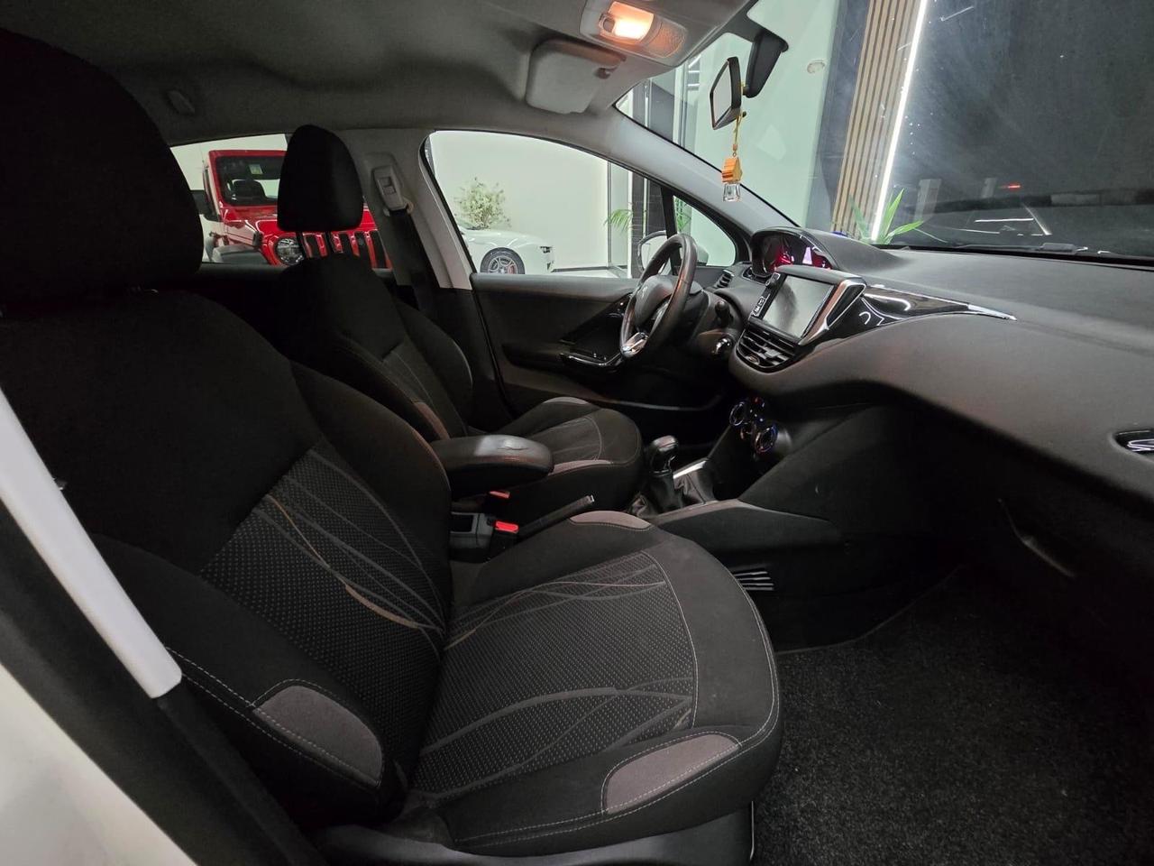 Peugeot 208 1.4 HDi 68 CV 5 porte Allure
