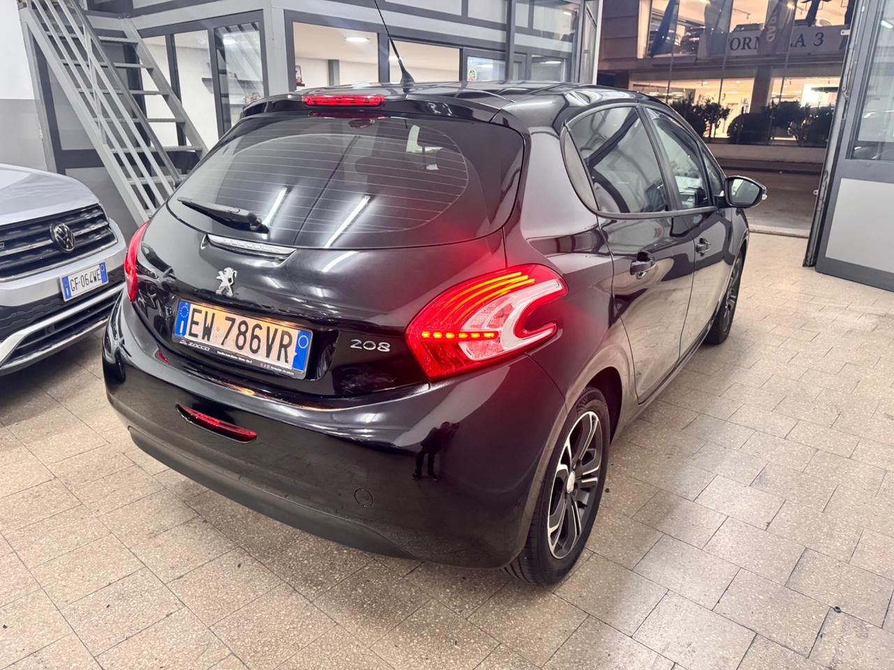 Peugeot 208 1.2 82 Cv 5P. Allure 94.000 Km - 2015