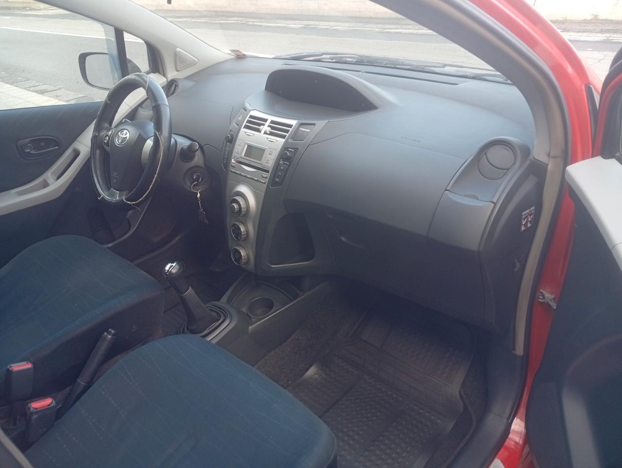 Toyota Yaris 1.0 5 porte Sol