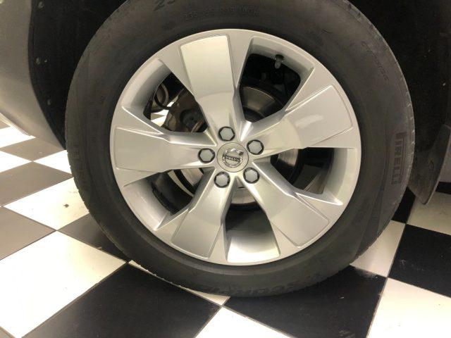 VOLVO XC40 T3 Geartronic Momentum