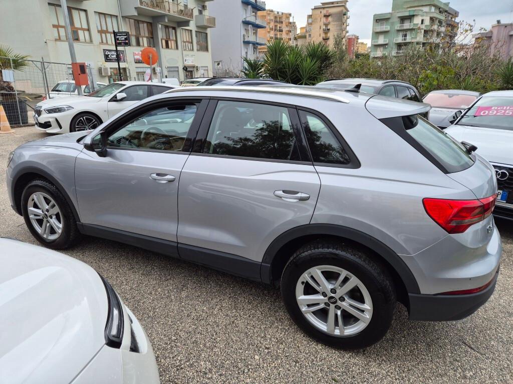 Audi Q3 2.0 TDI 150CV S-tronic BUSINESS