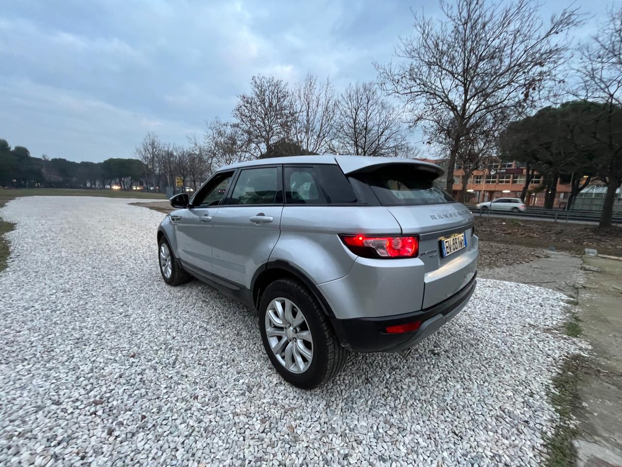 Land Rover Range Evoque 2.2 TD4 5p. Pure