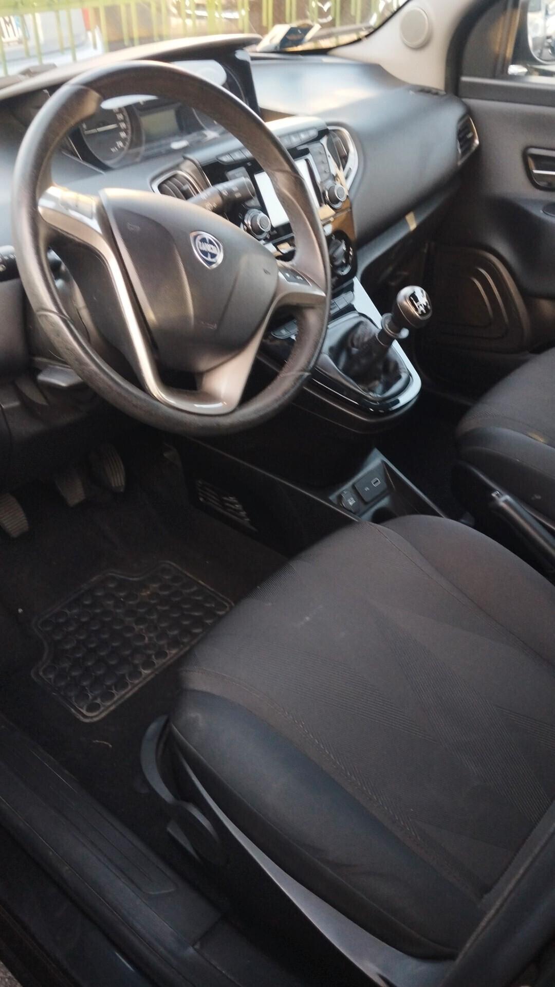 Lancia Ypsilon 1.2 69 CV 5 porte GPL Ecochic Gold