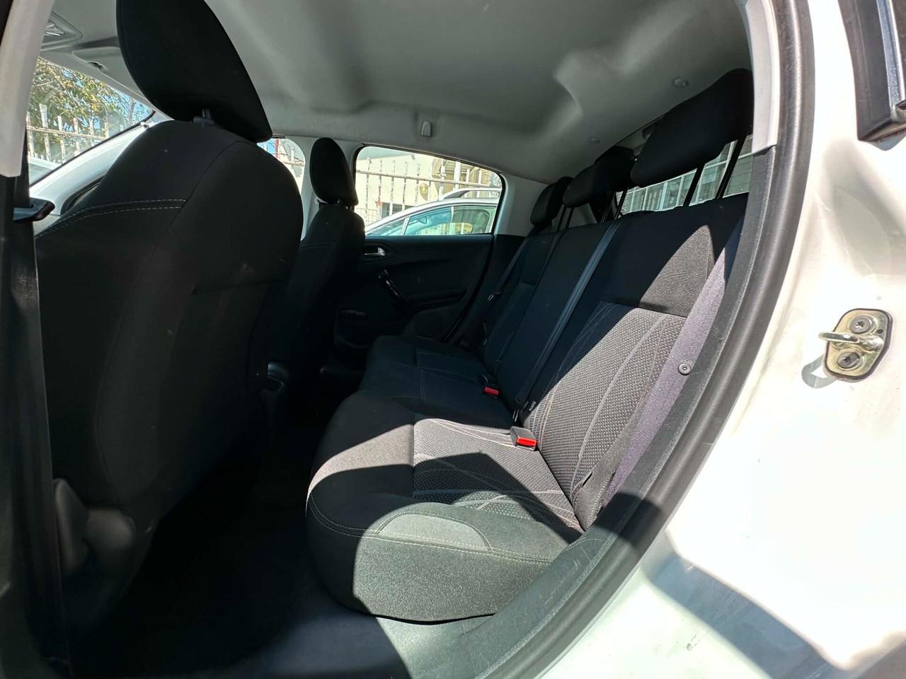 Peugeot 208 1.4 HDi 68 CV 5 porte Active