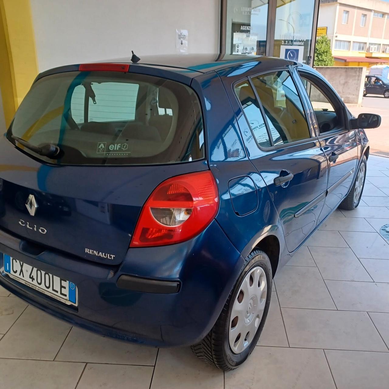 CLIO 1.1 BENZINA PER NEOPATENTATI GARANZIA INCLUSA