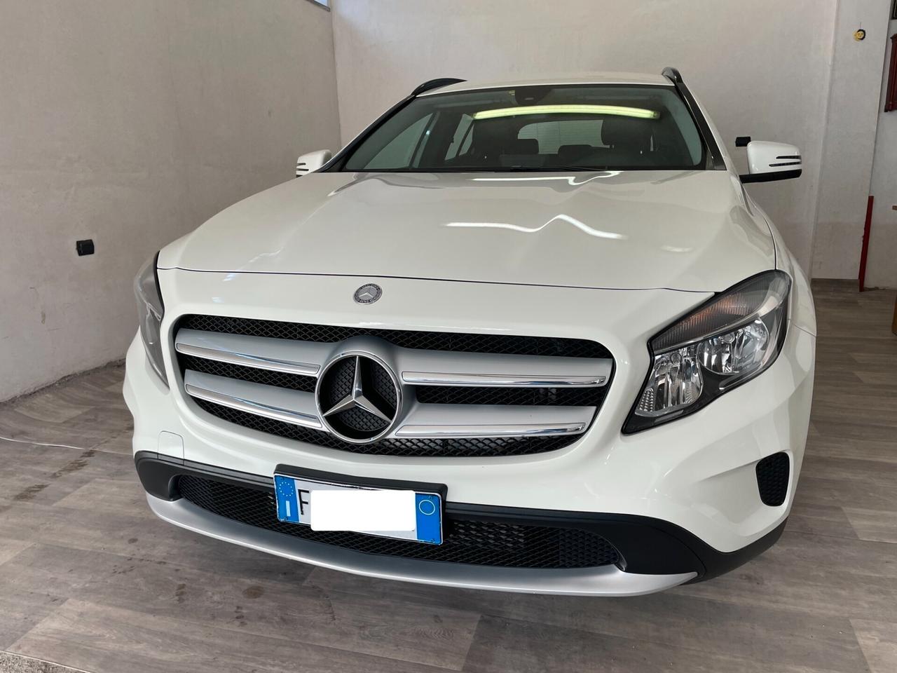 Mercedes-benz GLA 180d 1.5 110 CV d Premium FULL OPTIONAL MANUALE GARANZIA 12 MESI EURO 6