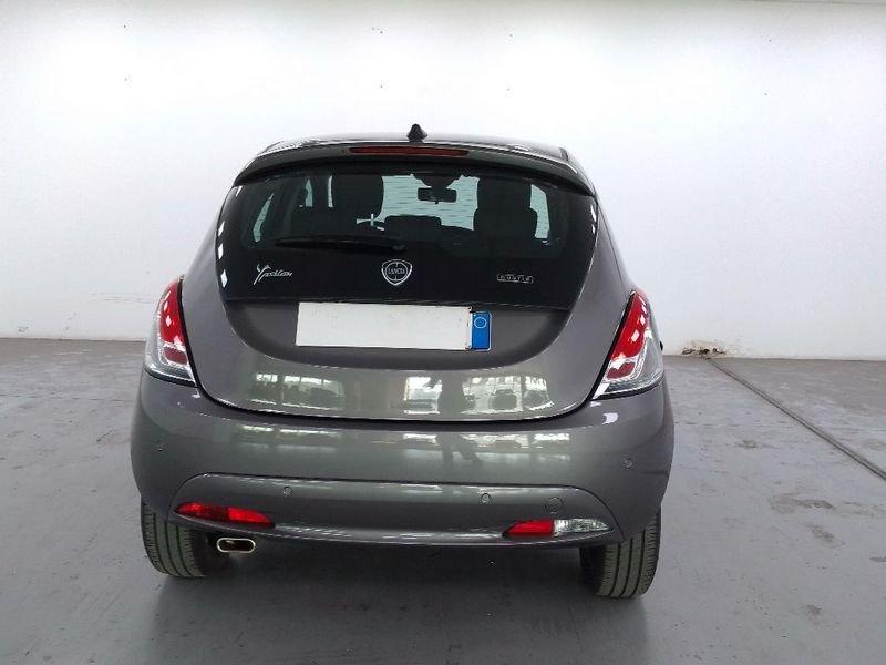 Lancia Ypsilon 1.0 firefly hybrid Gold s&s 70cv