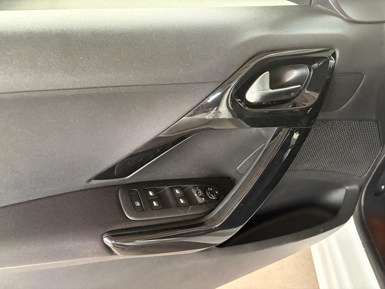 Peugeot 208 1.2 VTi 82 CV 5 porte Allure