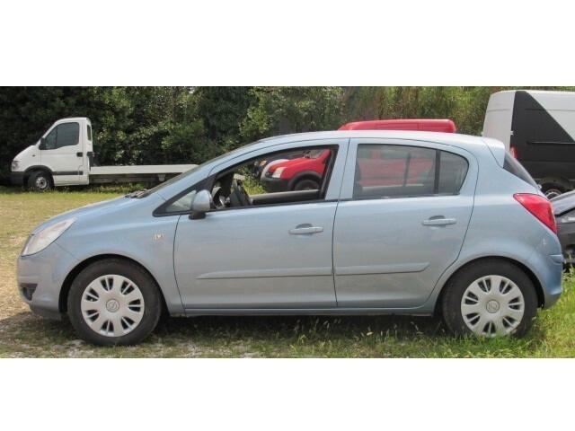 Opel Corsa 1.4 16V 5 porte Enjoy POCA STRADA NEOPATENTATI