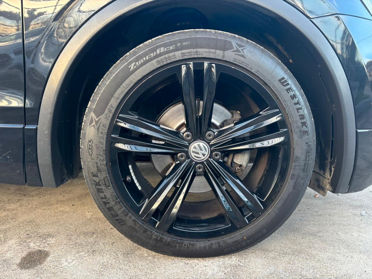 Volkswagen Tiguan 2.0 TDI SCR Style BlueMotion R LINE