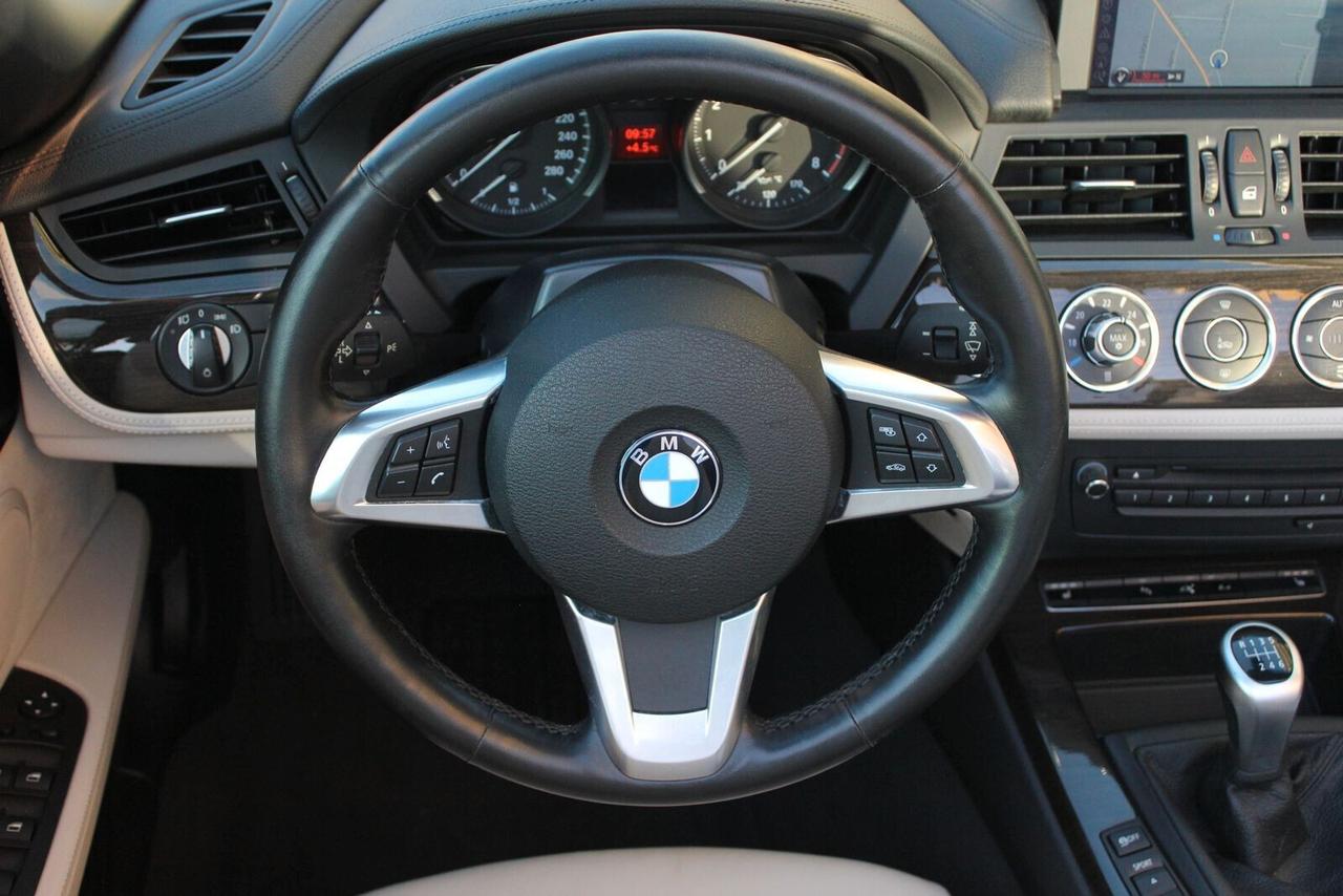 Bmw Z4 sDrive23i 205CV FARI XENON NAVY PROFESSIONAL SEDILI RISCALDABILI