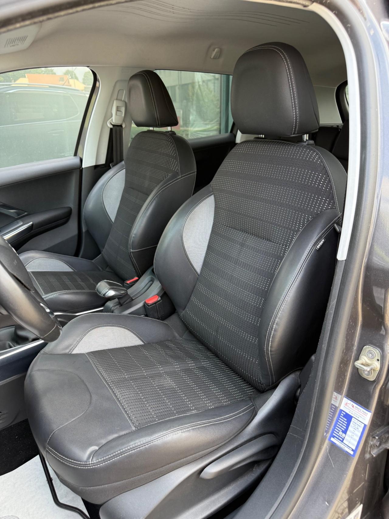 Peugeot 2008 1.2 VTi 82CV Cerchi*Navi*Pelle*Sensori