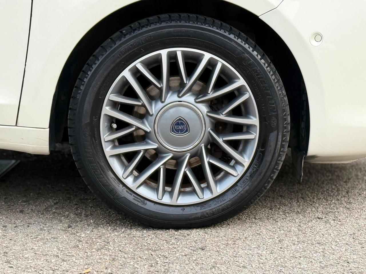 Lancia Ypsilon 1.2 69 CV S&S Platinum