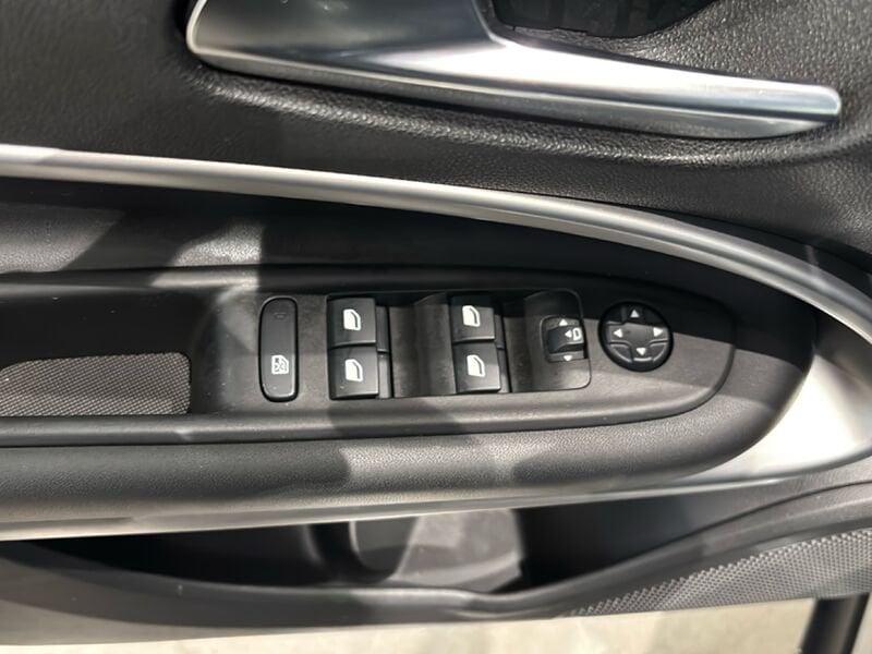 Jeep Avenger Avenger 1.2 Turbo 110 CV MHEV Summit