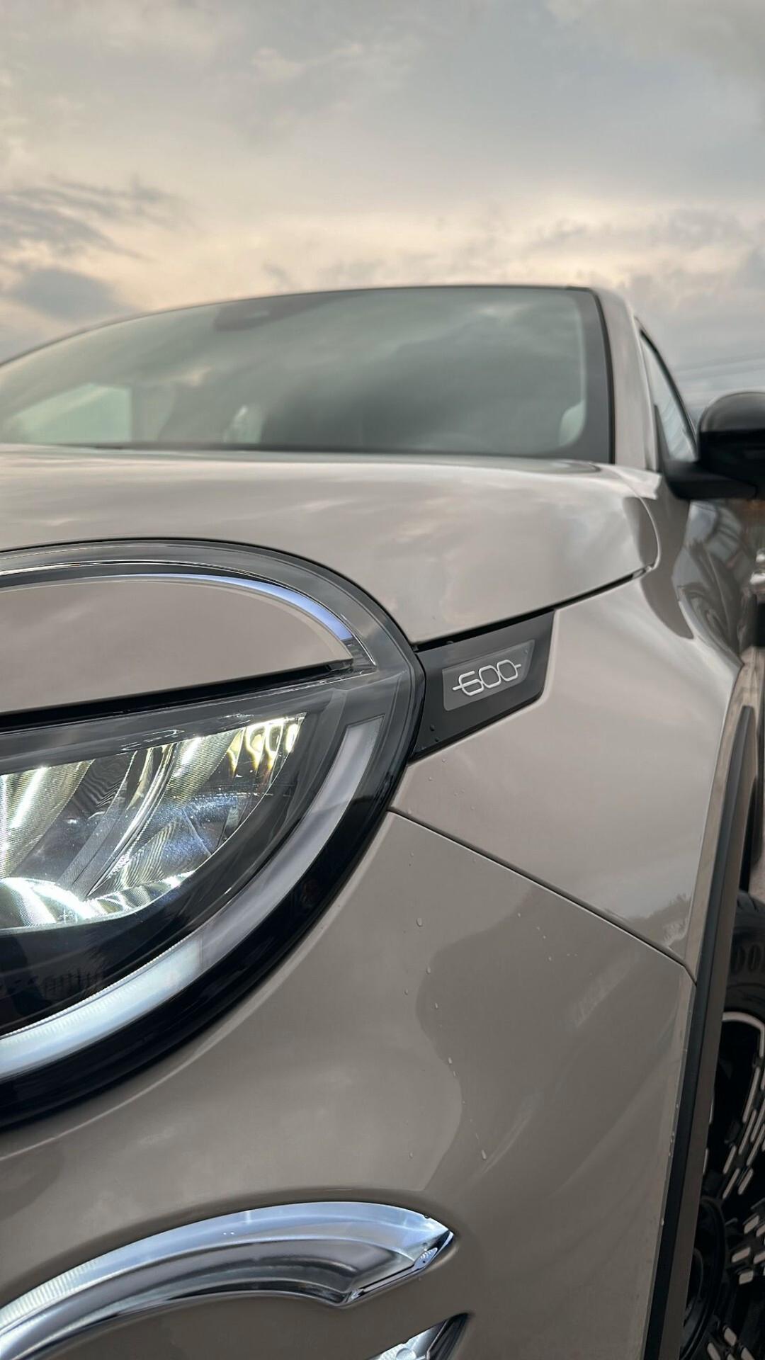 Fiat 600 Hybrid 145 CV CAMBIO AUTOMATICO "ICON"