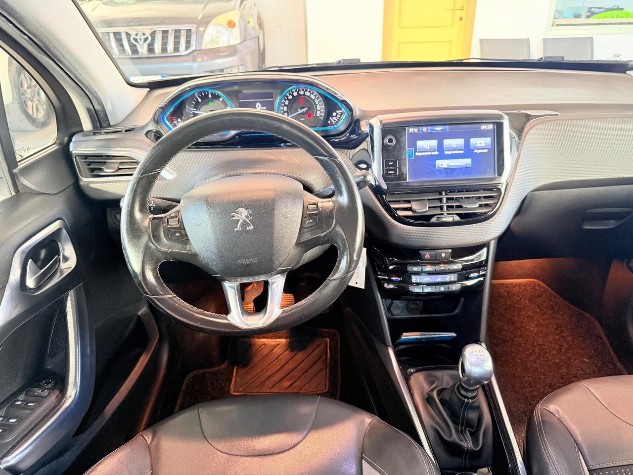 Peugeot 2008 1.6 e-HDi 115 CV Stop&Start Féline Neopatentati