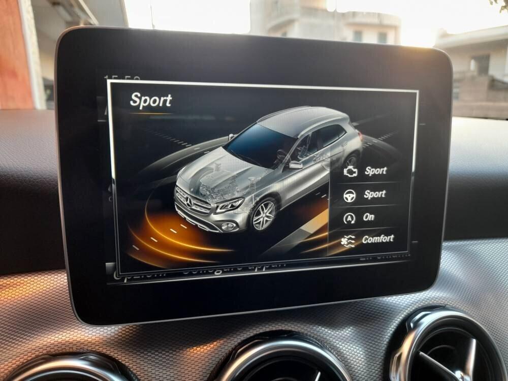 MERCEDES GLA 180 D SPORT