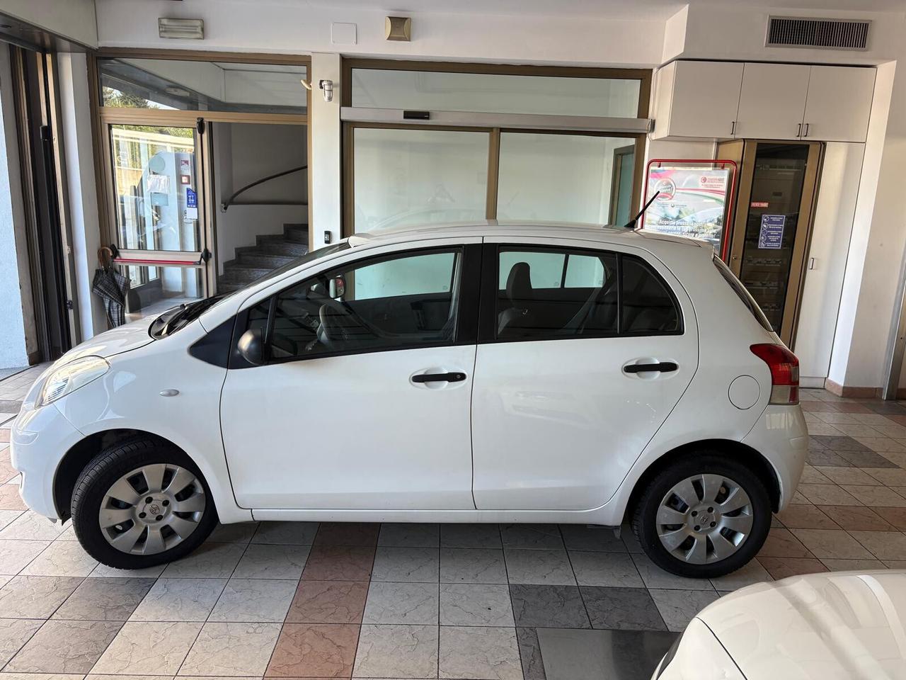 Toyota Yaris 1.0 5 porte